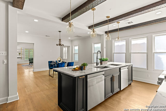 Image 18 of 50 For 215 Rosewood E