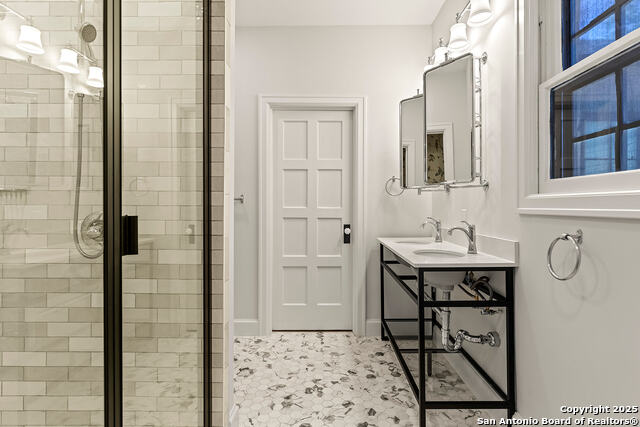 Image 23 of 50 For 215 Rosewood E