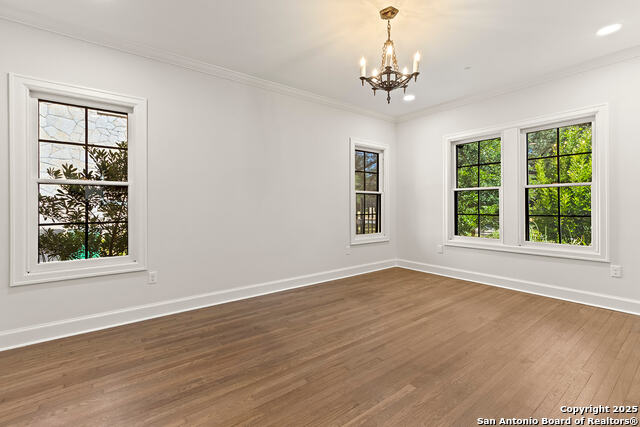 Image 24 of 50 For 215 Rosewood E