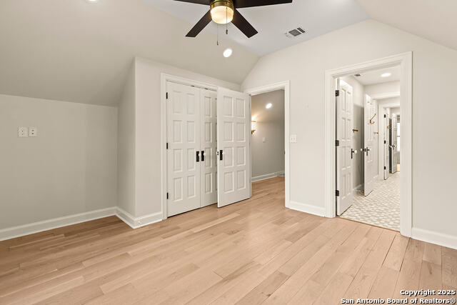 Image 29 of 50 For 215 Rosewood E