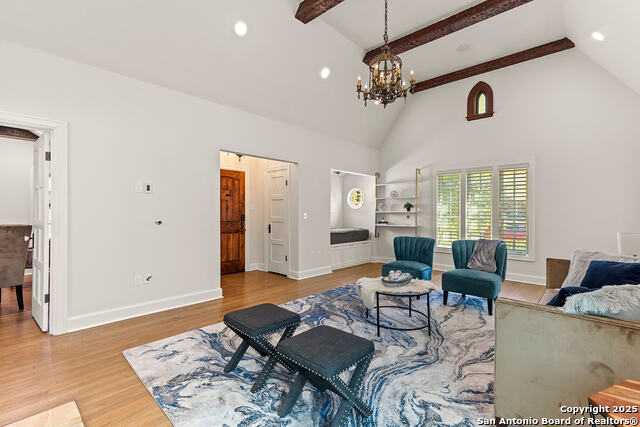 Image 8 of 50 For 215 Rosewood E