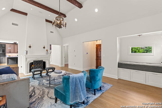 Image 9 of 50 For 215 Rosewood E