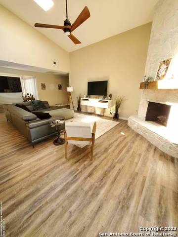 Image 11 of 39 For 14526 Majestic Prince St