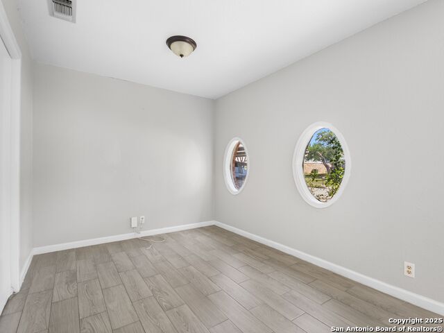 Image 12 of 28 For 6827 Brookport