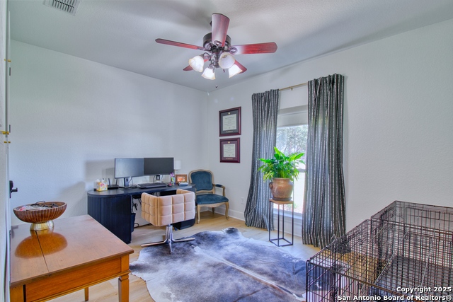 Listing photo id 24 for 113 Elk Run  