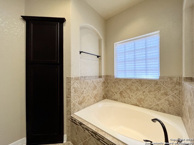 Image 23 of 67 For 8123 Poconos Run