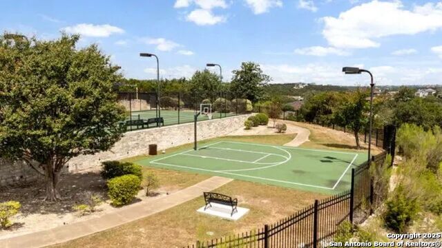 Image 46 of 67 For 8123 Poconos Run