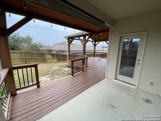 Listing photo id 15 for 27447 Rio Cir