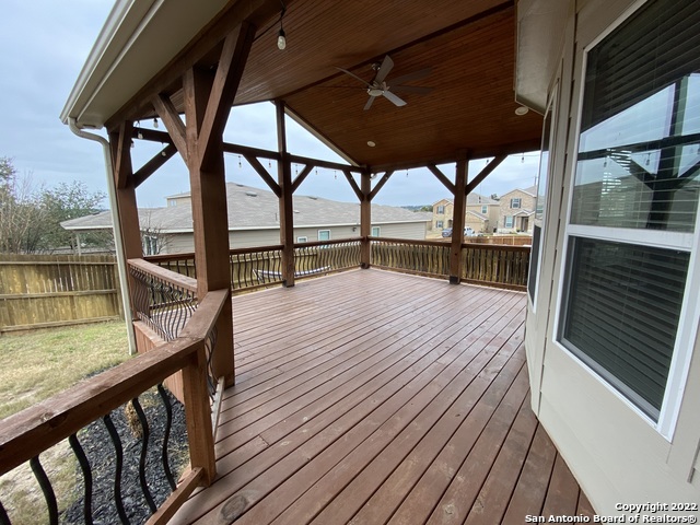 Listing photo id 16 for 27447 Rio Cir