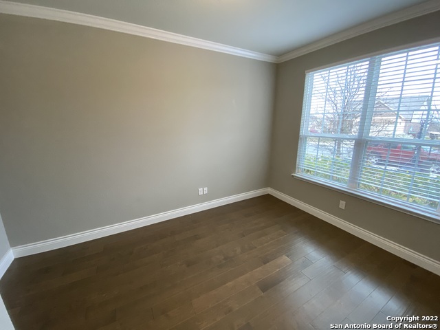 Listing photo id 2 for 27447 Rio Cir