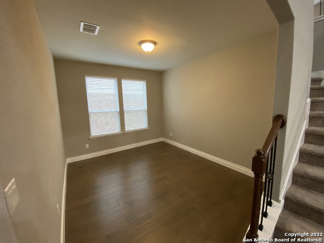 Listing photo id 4 for 27447 Rio Cir