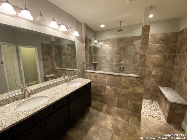 Listing photo id 7 for 27447 Rio Cir