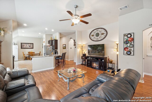 Listing photo id 19 for 5018 Italica