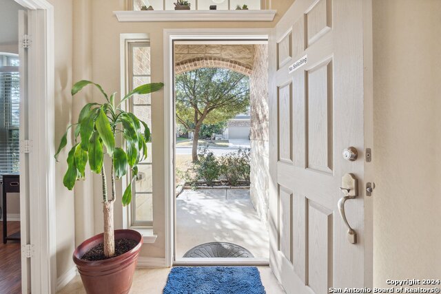Listing photo id 1 for 5018 Italica