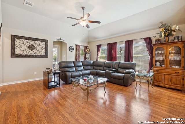 Listing photo id 4 for 5018 Italica