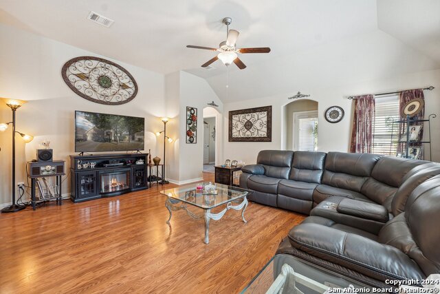 Listing photo id 6 for 5018 Italica