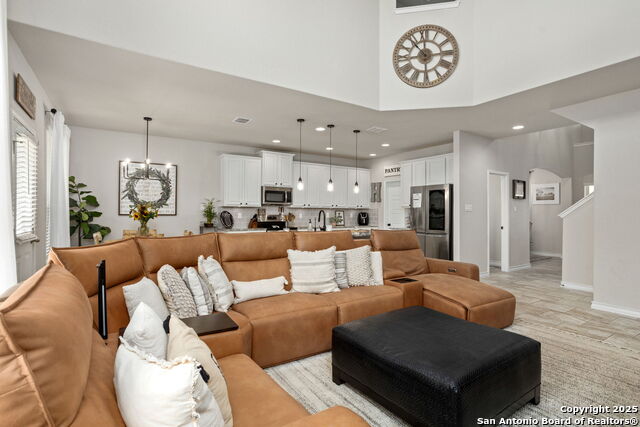 Image 12 of 38 For 417 Saddle Glen