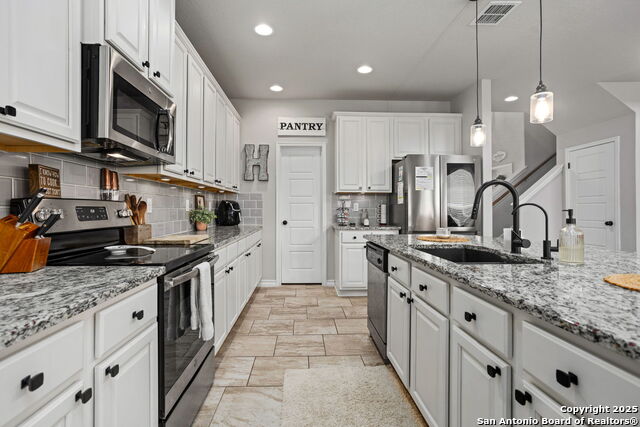 Image 16 of 38 For 417 Saddle Glen