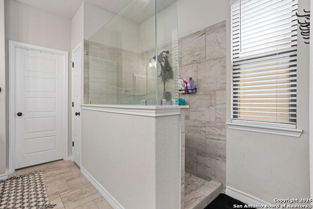 Image 24 of 38 For 417 Saddle Glen