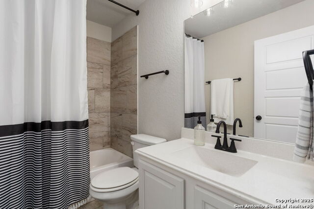 Image 28 of 38 For 417 Saddle Glen