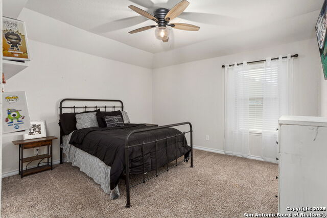 Image 29 of 38 For 417 Saddle Glen