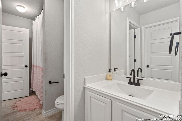 Image 30 of 38 For 417 Saddle Glen