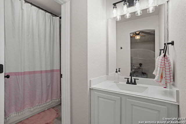 Image 32 of 38 For 417 Saddle Glen