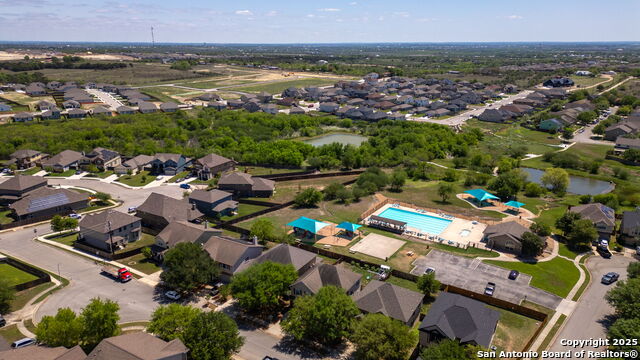 Image 5 of 38 For 417 Saddle Glen