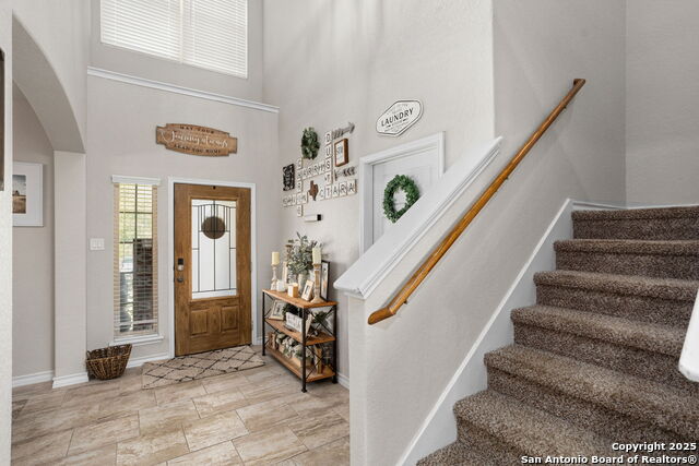 Image 7 of 38 For 417 Saddle Glen