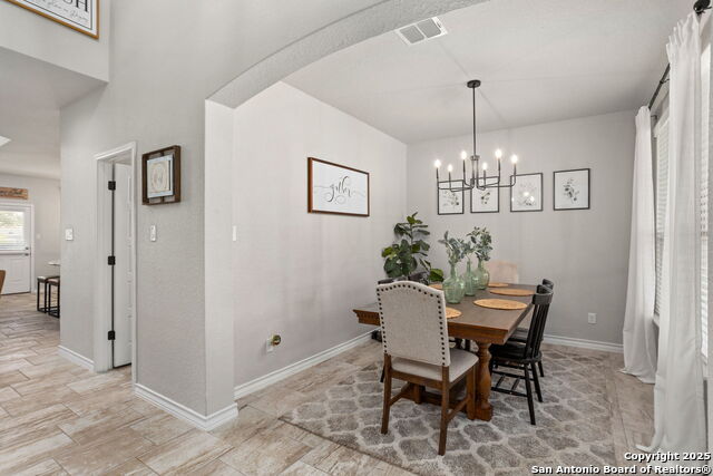 Image 8 of 38 For 417 Saddle Glen