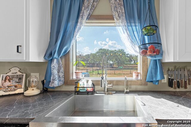 Listing photo id 11 for 230 County Road 426