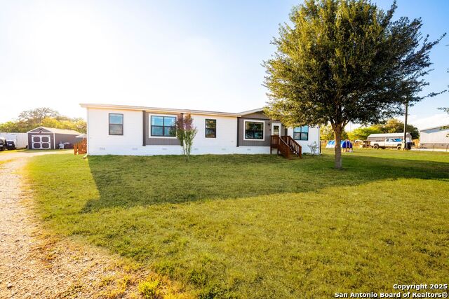 Listing photo id 1 for 230 County Road 426