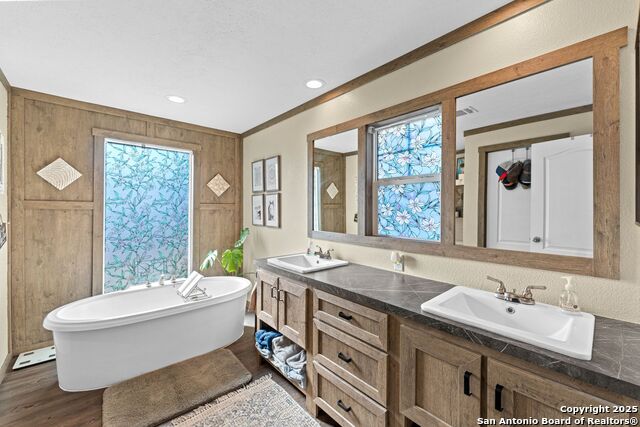 Listing photo id 28 for 230 County Road 426