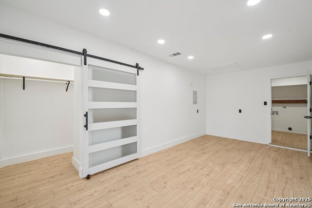 Image 13 of 22 For 9738 Valley  