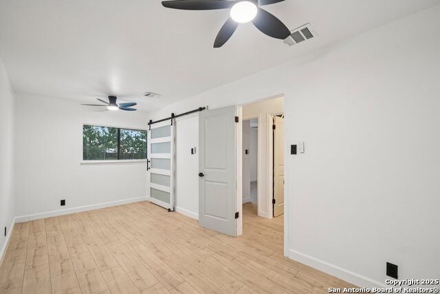 Image 14 of 22 For 9738 Valley  