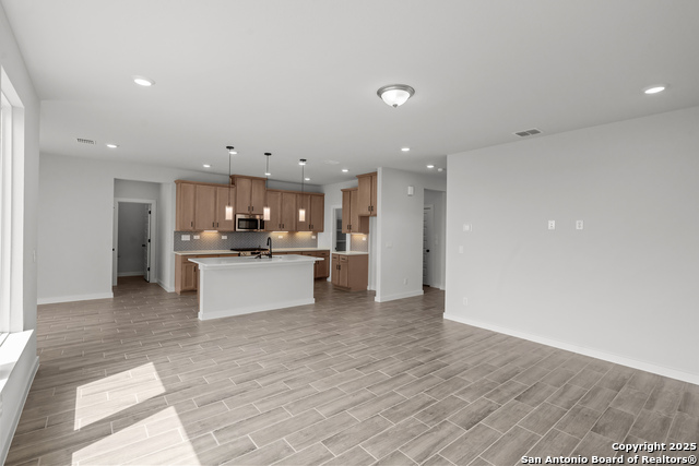 Image 10 of 36 For 2070 Newforest Peak