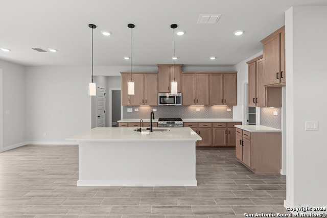 Image 13 of 36 For 2070 Newforest Peak