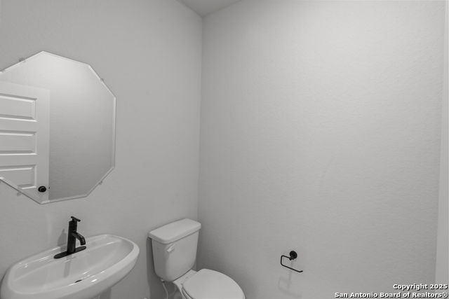 Image 20 of 36 For 2070 Newforest Peak