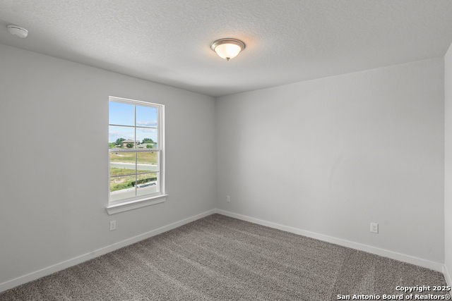 Image 24 of 36 For 2070 Newforest Peak