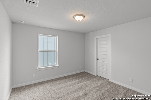 Image 26 of 36 For 2070 Newforest Peak