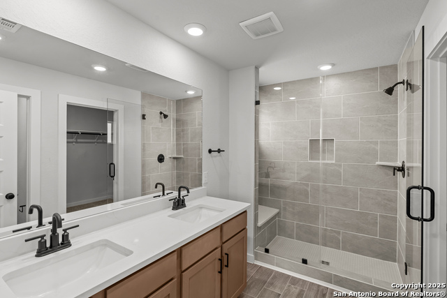 Image 31 of 36 For 2070 Newforest Peak