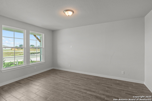 Image 7 of 36 For 2070 Newforest Peak