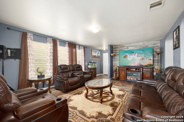 Image 3 of 28 For 6050 Kensinger