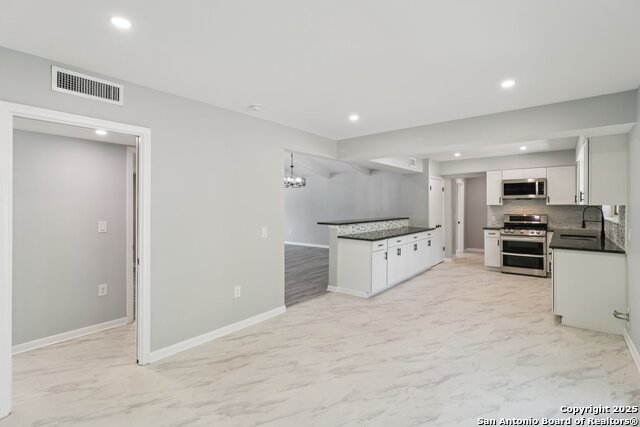 Image 12 of 44 For 131 Shadywood Ln