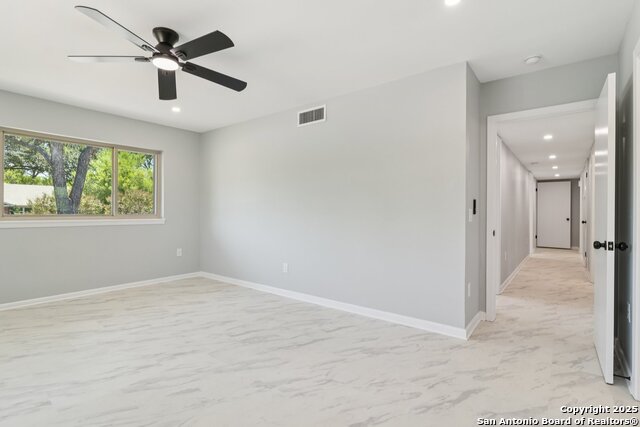 Image 25 of 44 For 131 Shadywood Ln