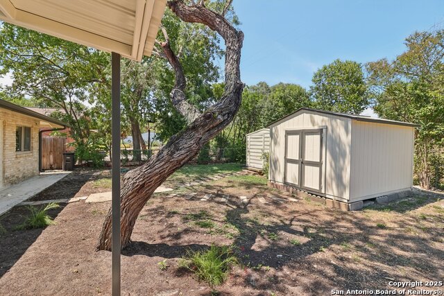 Image 33 of 44 For 131 Shadywood Ln