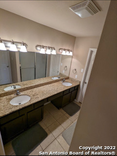 Image 13 of 29 For 1211 Devine Dr.