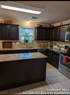 Image 5 of 29 For 1211 Devine Dr.