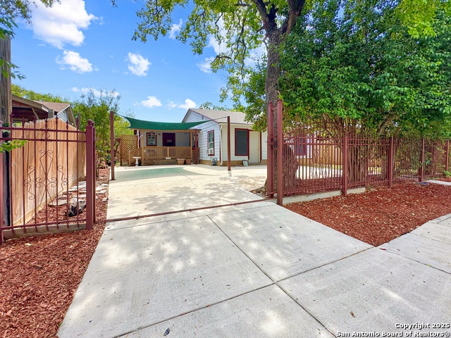Details for 606 S San Horacio Ave, San Antonio, TX 78237