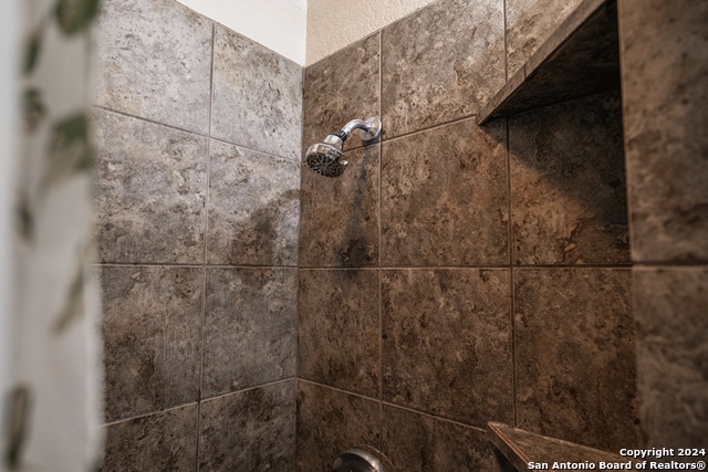 Image 12 of 23 For 606 S San Horacio Ave